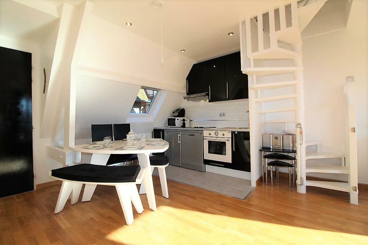 Cadre Exceptionnel: Duplex Classe 4**** Tennis, Piscine, Parking, Linge Inclus, Wifi, Materiel Bebe, Proximite Centre Deauville Eksteriør bilde